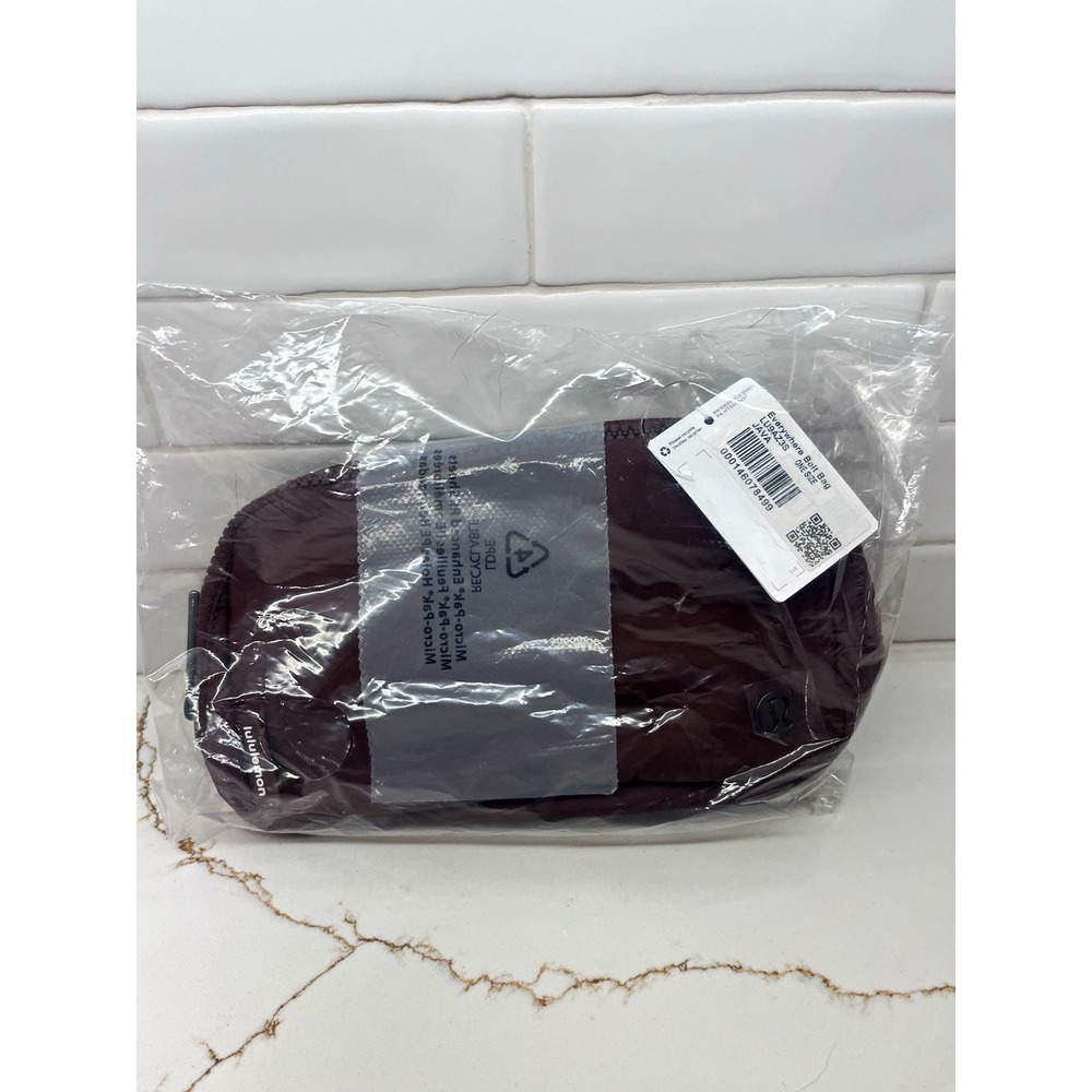 Lululemon Everywhere Belt Bag Java Brown Zip Closure Adjustable Strap NWT